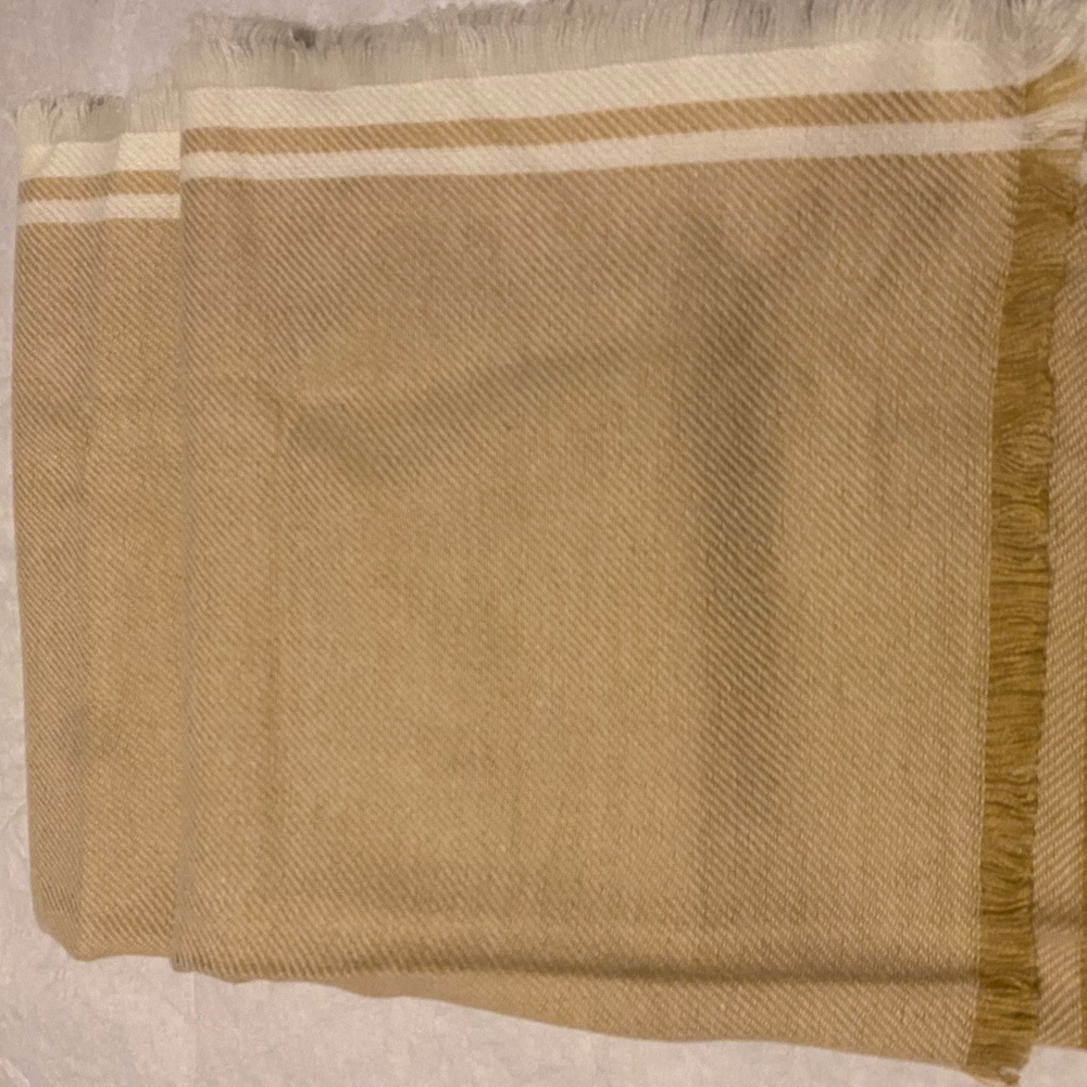 Gap Scarf/Shawl New w/tags